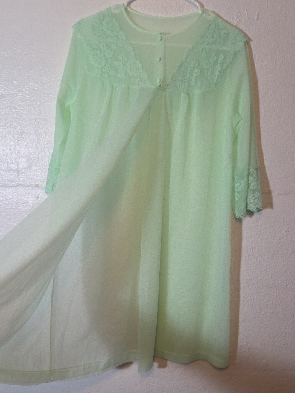 Women's Sheer Lace-Trim Nightgown in Mint Green Size Medium Robe 1950s - Picture 3 of 9